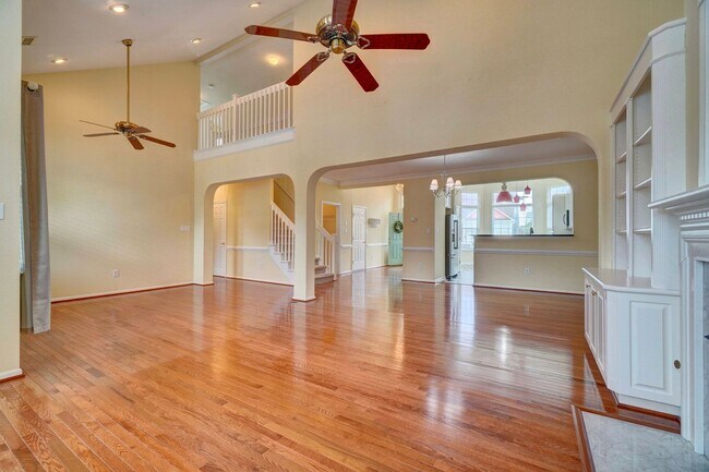 Building Photo - 5027 Ocean Way