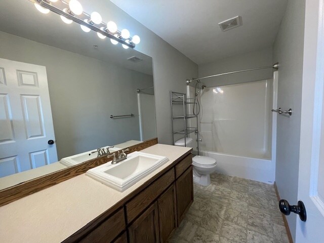 Master Bathroom - 2519 Aviation Dr