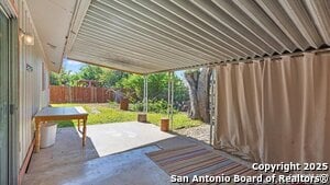 Building Photo - 208 Gamblewood