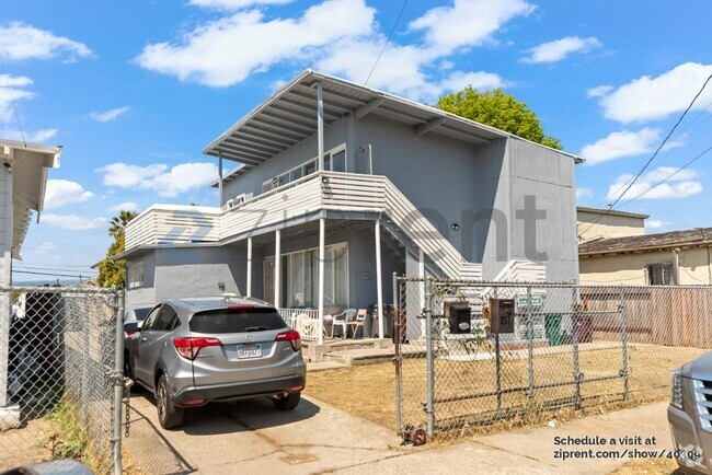 Building Photo - 1257 77th Ave