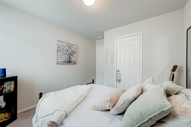 Building Photo - 23322 Dovetail Colony Ct