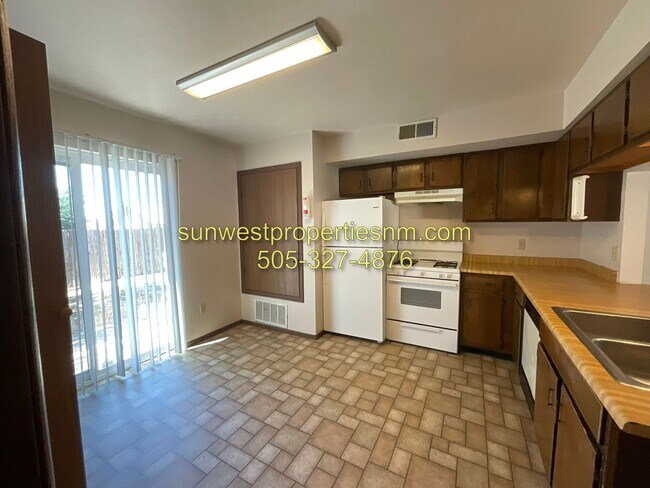 Building Photo - Farmington Ave. 1621