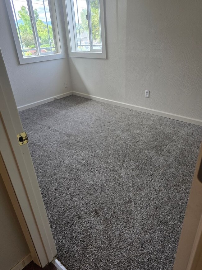 Building Photo - 3 bed 2 bath Family Home for Rent in Grant...