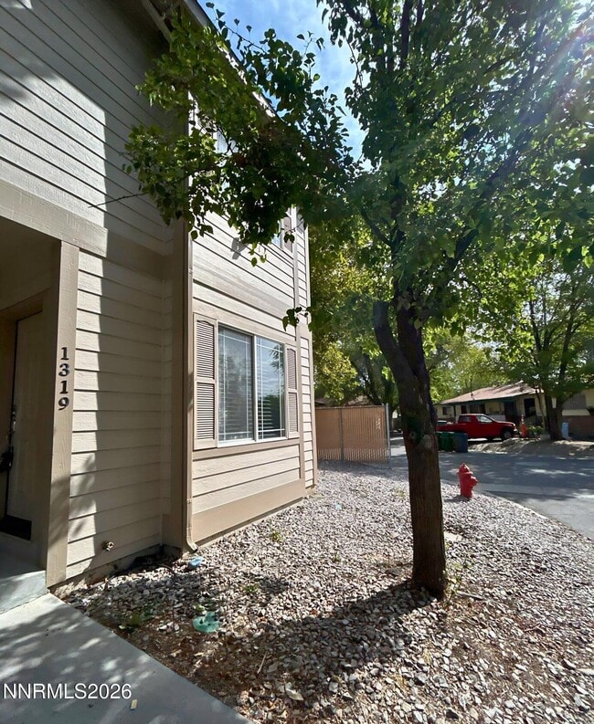 Building Photo - 1319 Powell Ln