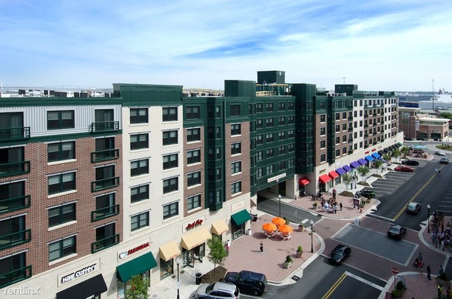 Building Photo - 2 br, 2 bath Apartment - McHenry Row