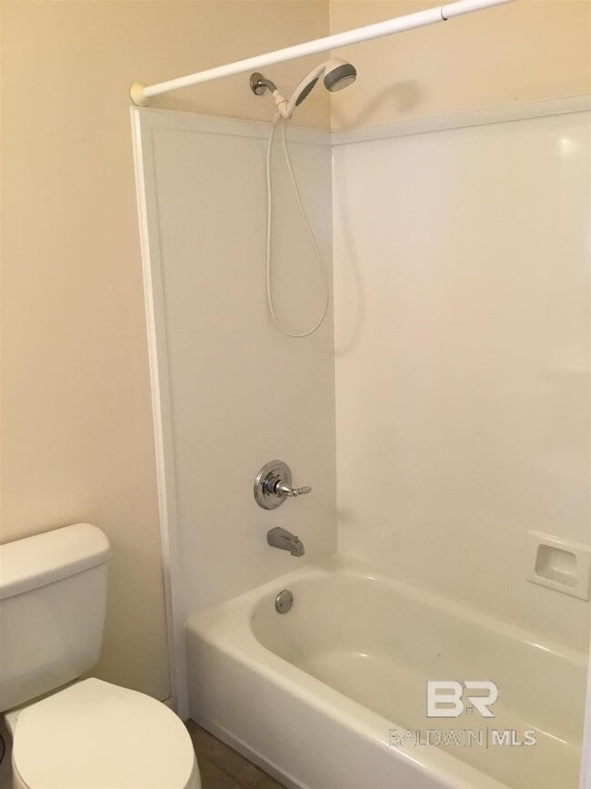 Building Photo - 112 Kensington Ct