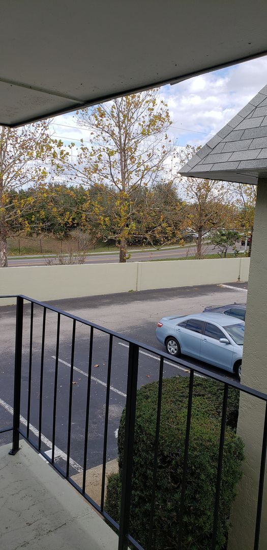 Building Photo - Cozy 2nd floor condo by Lake Underhill