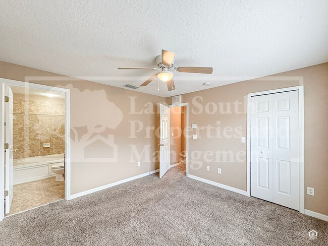 Building Photo - 5432 River Rock Rd