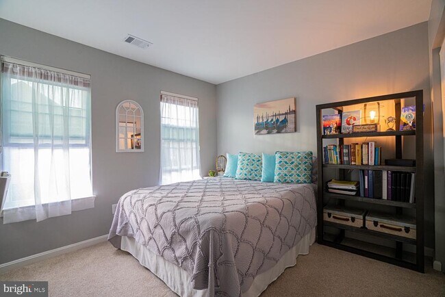 Building Photo - 4777 Thornbury Dr