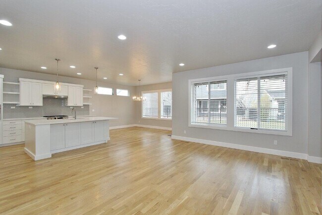 Building Photo - 3468 E Berghan St