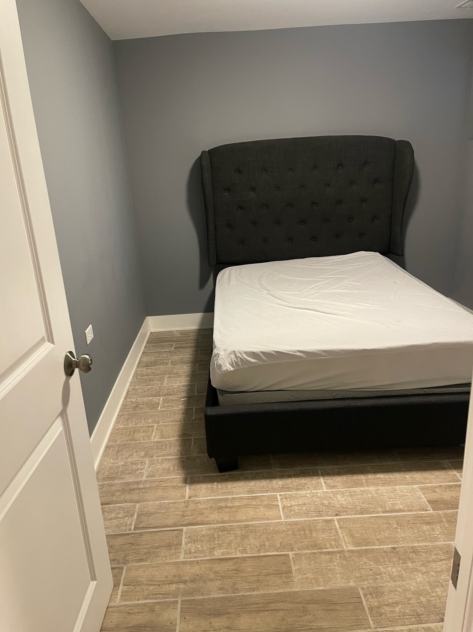 Furnished $2331 Per Month - 4836 S Michigan Ave