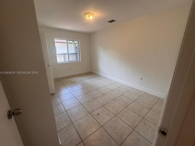 Building Photo - 3342 NW 9th Ave
