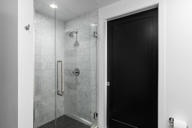 Building Photo - 1321 Seneca St