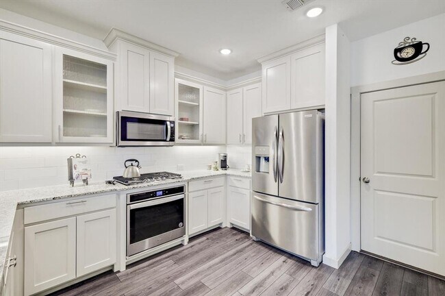 Building Photo - 1213 Casselberry Dr