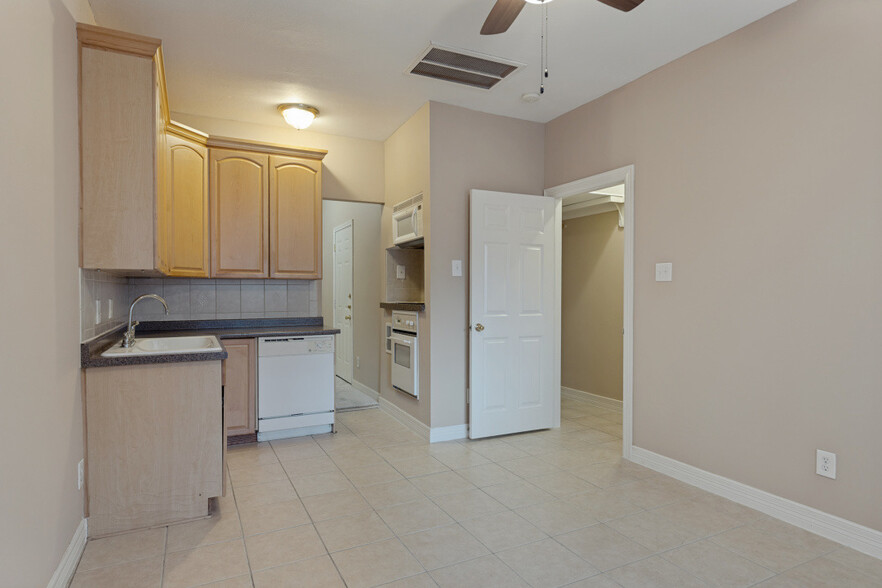 Building Photo - 4110 Woodhead St
