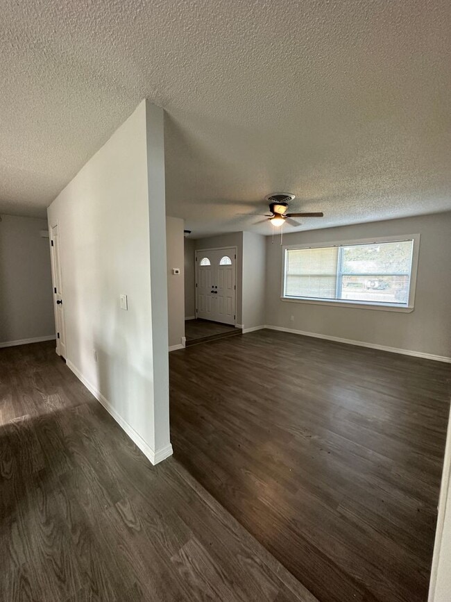 Building Photo - 4959 Tangerine Ave