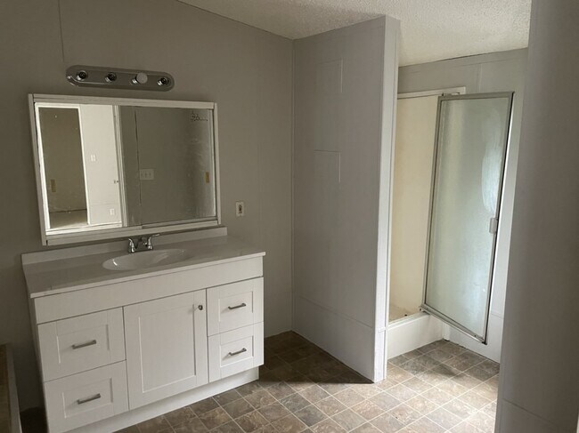 Building Photo - 3000 Poplar St