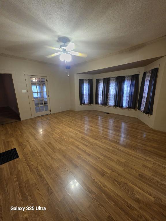 Building Photo - 208 E Main St