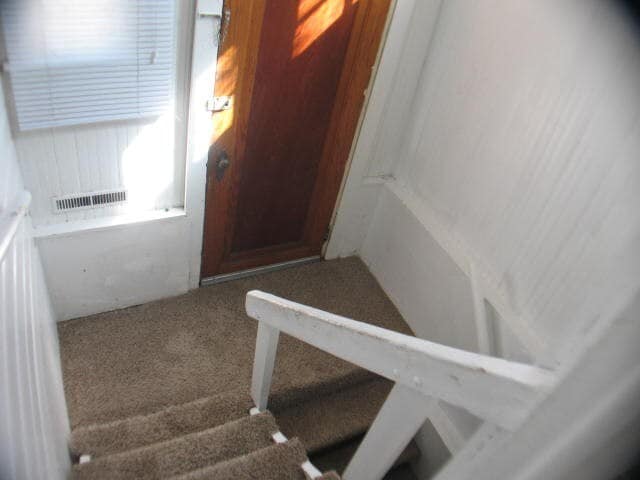 Building Photo - ALL PROSPECTIVE TENANTS MUST SUBMIT A $58 NON-REFUNDABLE APPLICATION FEE PER APPLICANT ONLINE AND...