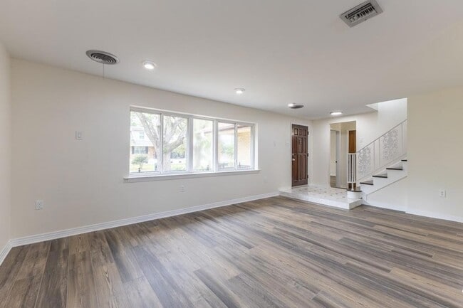 Building Photo - 4419 Knight Dr