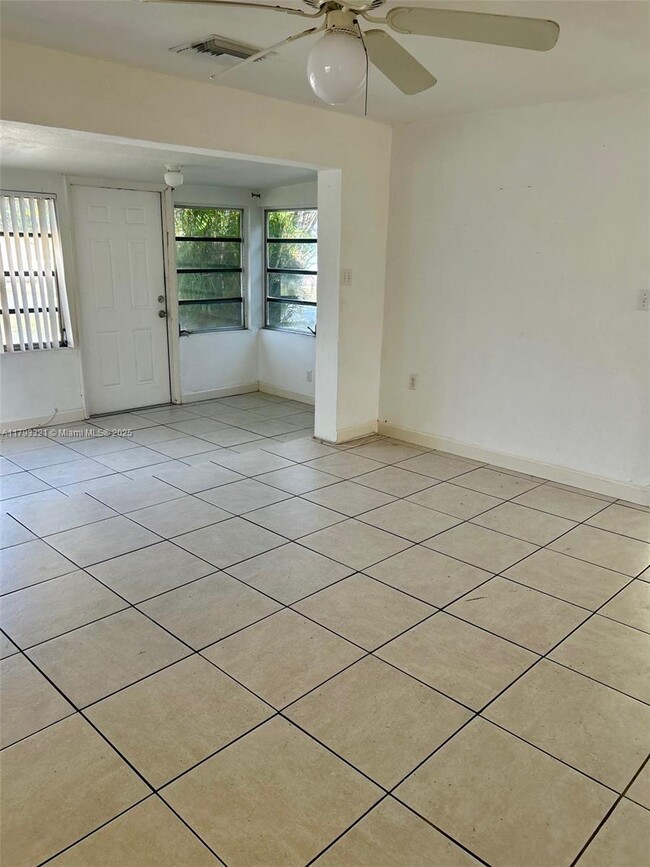 Building Photo - 550 N 58th Ave