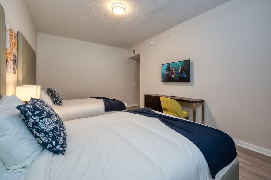 Building Photo - 4012 Breakview Dr