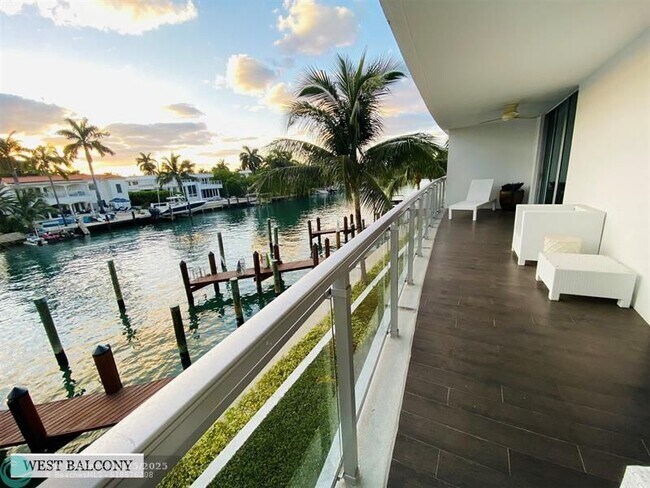 Building Photo - 9400 W Bay Harbor Dr