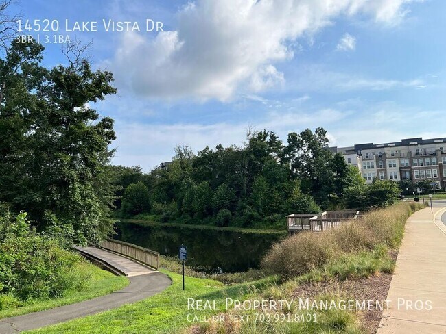 Building Photo - 14520 Lake Vista Dr