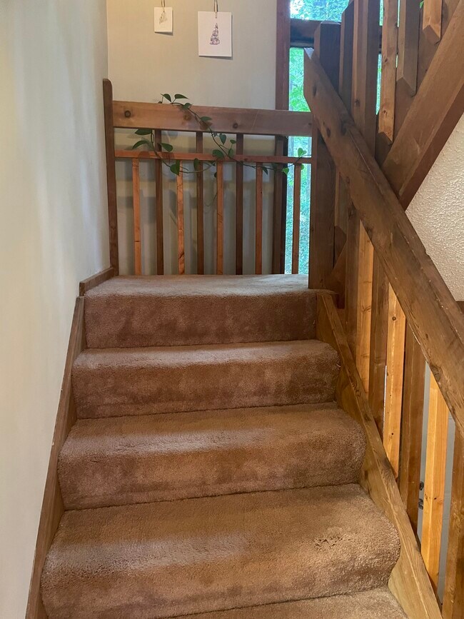 Building Photo - 1543 Hillhaven Dr