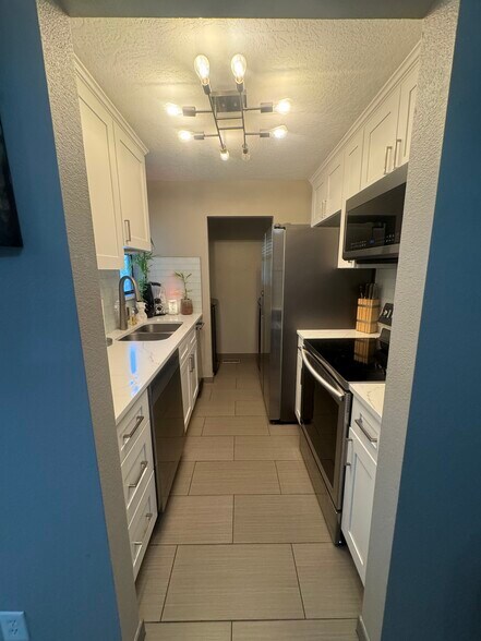 Building Photo - 6858 S Countrywoods Cir