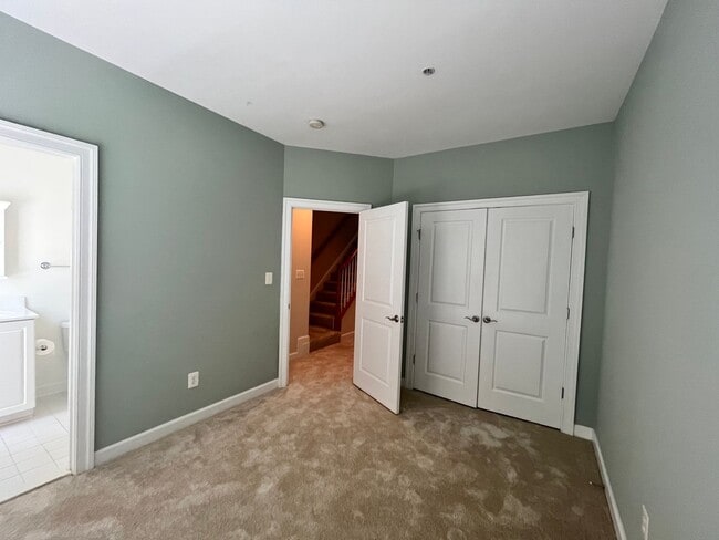 Building Photo - 711 Carpenter Rd