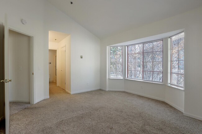 Building Photo - 10252 Danube Dr