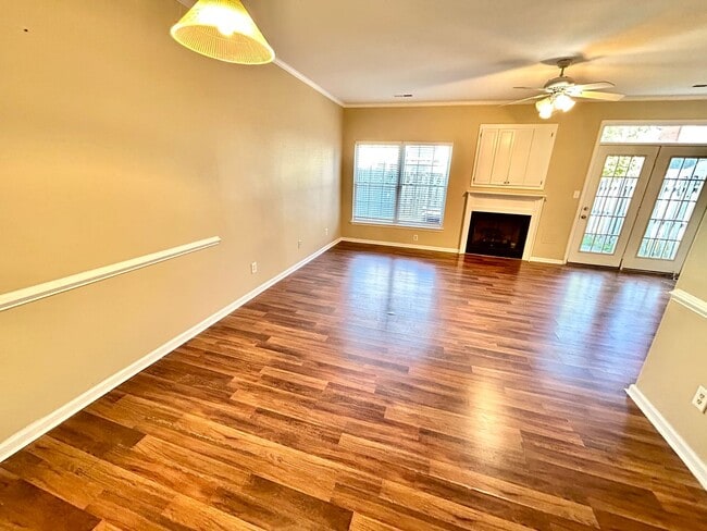 Building Photo - 2627 Hartley St