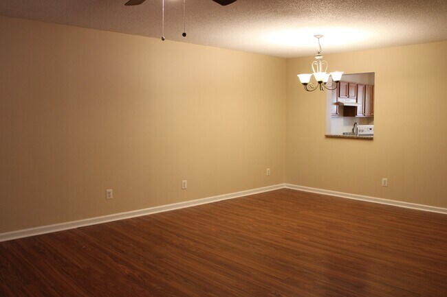 Building Photo - 230 Black Bird Ct