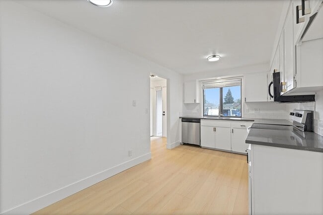 Building Photo - Charming 3-Bedroom Home on Quiet Cul-de-Sac