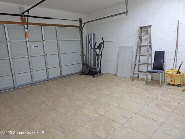 Building Photo - 3510 Aria Dr