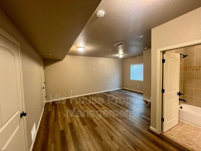Building Photo - 4500 Tuscany St