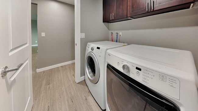 Building Photo - 1105 S Woodlawn St