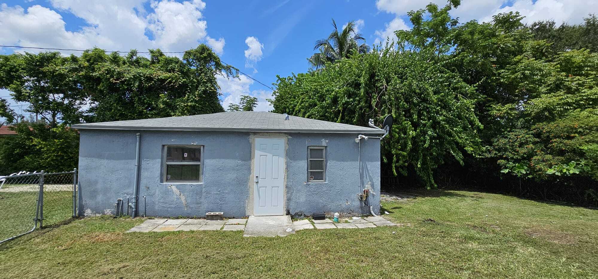 Building Photo - 1455 NE 146th St