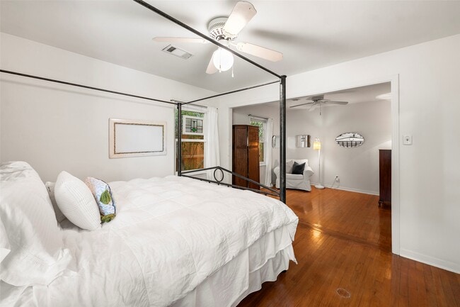 Building Photo - 2114 Saxon Dr