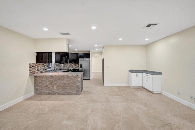 Building Photo - 949 Jade Ct