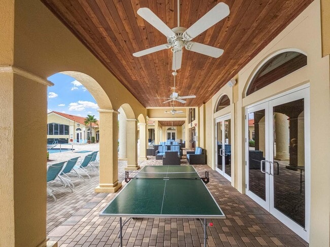 Building Photo - 5058 Glenville Dr