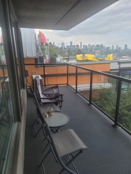 Balcony off of dinning room - 1931 Broadway E