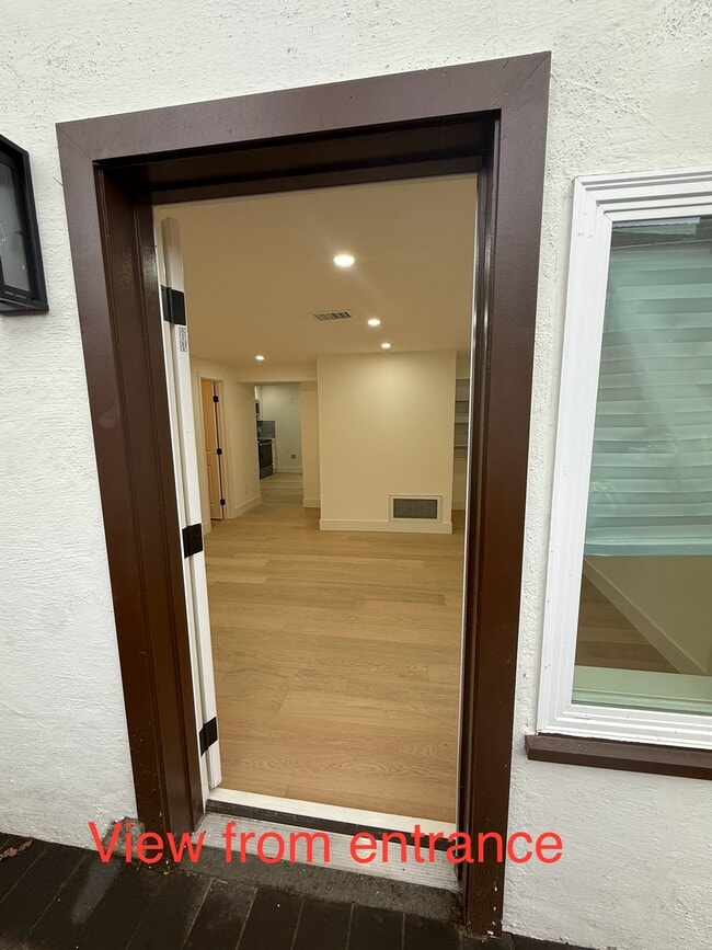 Building Photo - 731 Valota Rd