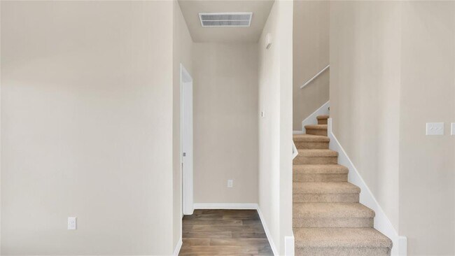 Building Photo - 128 Palo Pinto Dr