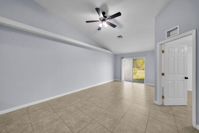 Building Photo - 1619-1621 SW 33rd St- Duplex