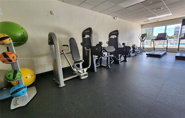 Building Photo - 3000 S Ocean Dr