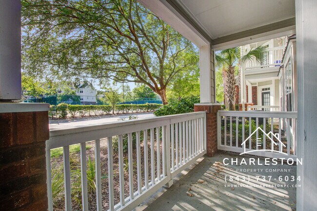 Building Photo - 45 Sycamore Ave