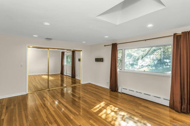 Building Photo - 260 Oak Ridge Ln