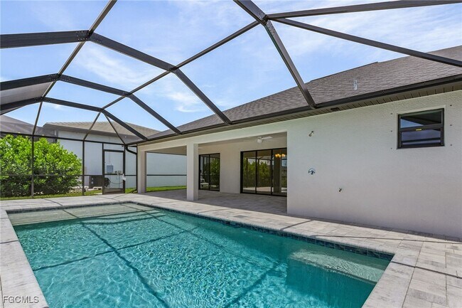 Building Photo - 2510 SW 17th Ave